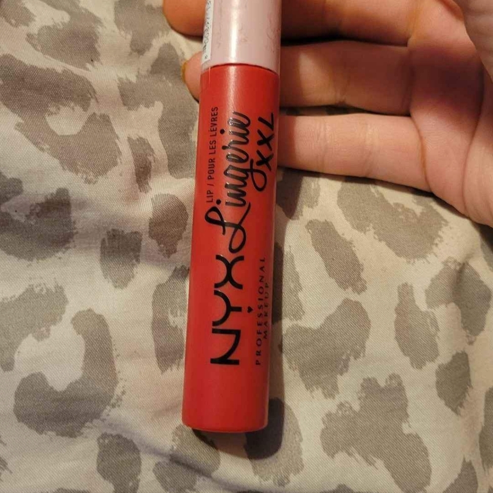 NYX LIP LINGERIE XXL LIPSTICK